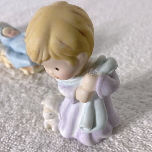 Vintage 1986 Avon Heavenly Blessings Nativity Collection Ceramic Figurines - Picture 4 of 15